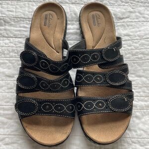 Clarks Women's Black Sandal size 10M